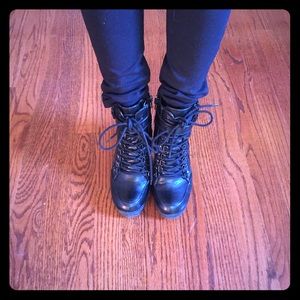 Guess above the ankle boots!